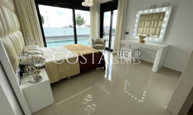 Wiederverkauf - Villa -
San Miguel de Salinas - San Miguel de Salinas Centro