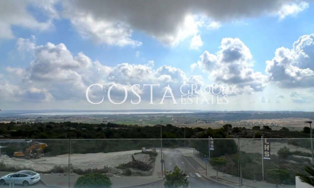 Wiederverkauf - Villa -
San Miguel de Salinas - San Miguel de Salinas Centro