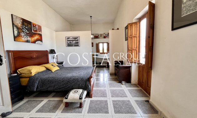 Herverkoop - Villa -
Dolores - Dolores Centro