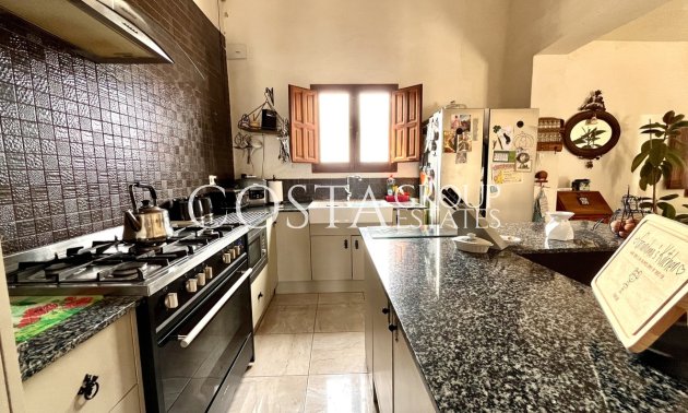 Herverkoop - Villa -
Dolores - Dolores Centro