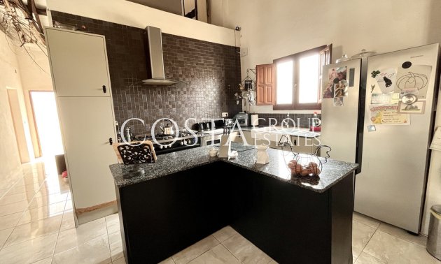 Herverkoop - Villa -
Dolores - Dolores Centro