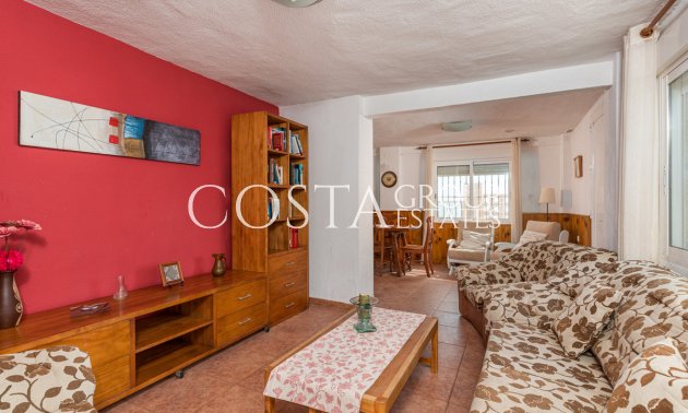 Resale - Villa -
Guardamar del Segura - Guardamar del Segura Centro