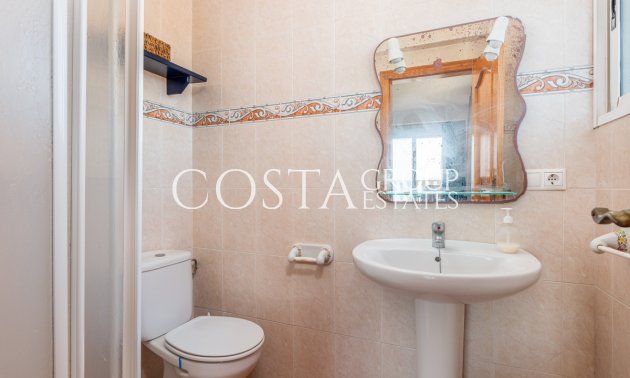 Resale - Villa -
Guardamar del Segura - Guardamar del Segura Centro