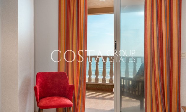 Resale - Villa -
Guardamar del Segura - Guardamar del Segura Centro