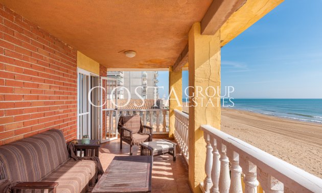 Resale - Villa -
Guardamar del Segura - Guardamar del Segura Centro