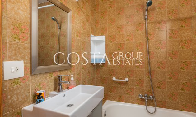 Resale - Villa -
Guardamar del Segura - Guardamar del Segura Centro