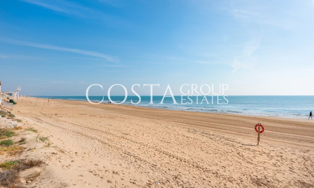 Resale - Villa -
Guardamar del Segura - Guardamar del Segura Centro