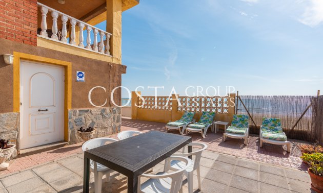 Resale - Villa -
Guardamar del Segura - Guardamar del Segura Centro