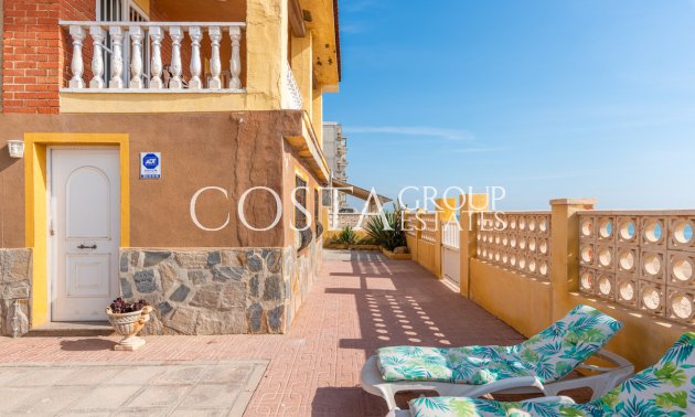 Resale - Villa -
Guardamar del Segura - Guardamar del Segura Centro