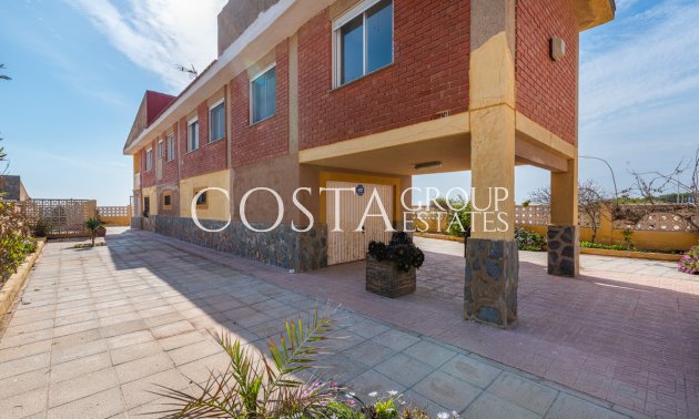 Resale - Villa -
Guardamar del Segura - Guardamar del Segura Centro