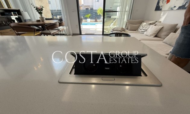 Revente - Villa -
Los Montesinos - Los Montesinos Centro