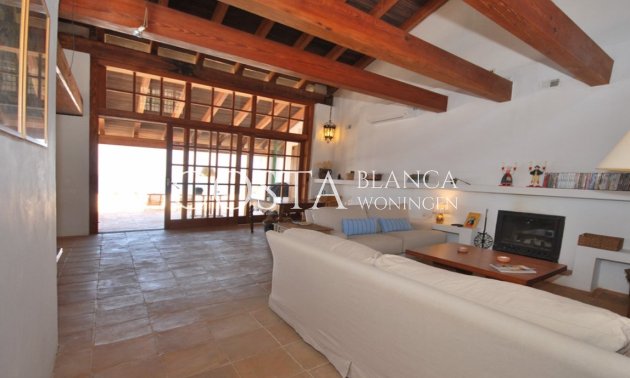 Odsprzedaż - Willa -
Moraira - Benimeit