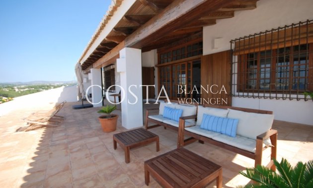 Odsprzedaż - Willa -
Moraira - Benimeit