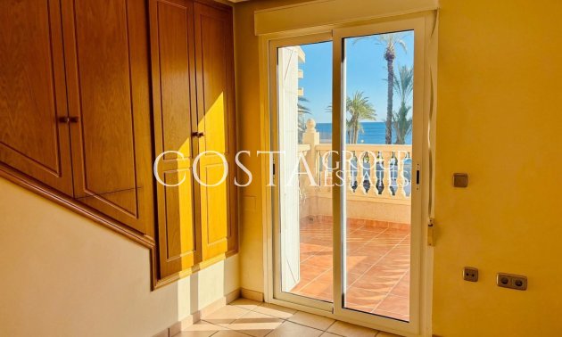 Herverkoop - Huis -
Orihuela Costa - Mil Palmeras