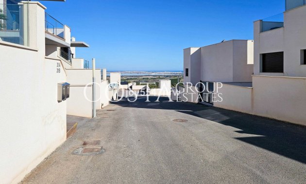 Resale - Apartments -
San Miguel de Salinas - San Miguel de Salinas Centro