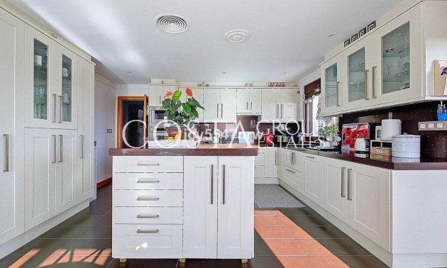 Wiederverkauf - Villa -
Pinoso - Pinoso Centro