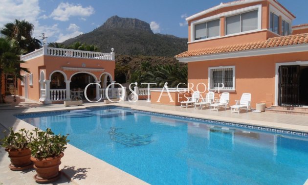 Odsprzedaż - Willa -
Calpe - Calpe Centro