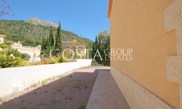 Resale - Villa -
Calpe - la Canuta