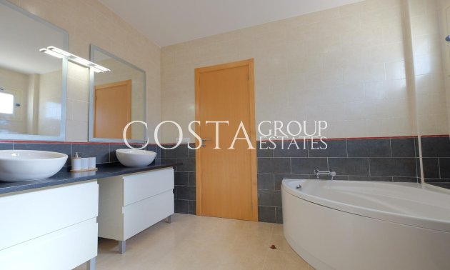 Resale - Villa -
Calpe - la Canuta