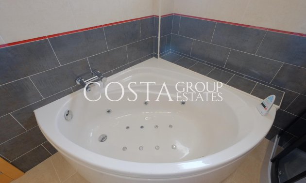 Resale - Villa -
Calpe - la Canuta