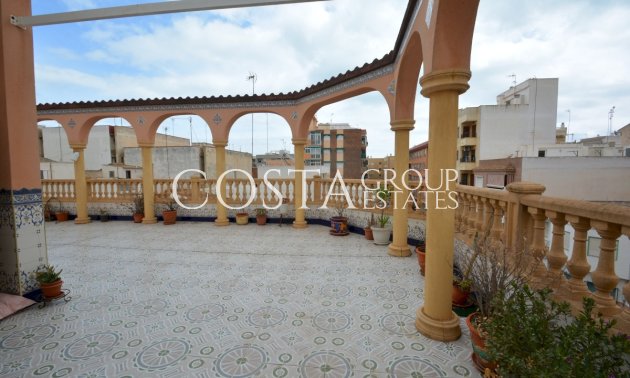 Resale - Villa -
Guardamar del Segura - Guardamar del Segura Centro