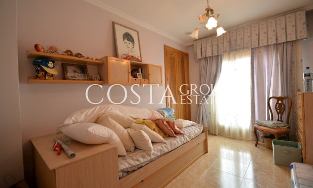 Resale - Villa -
Guardamar del Segura - Guardamar del Segura Centro