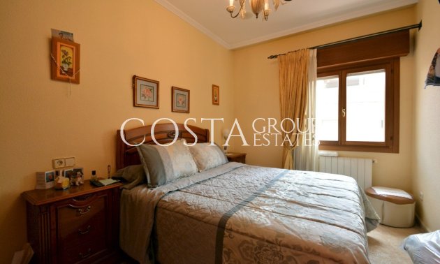 Resale - Villa -
Guardamar del Segura - Guardamar del Segura Centro