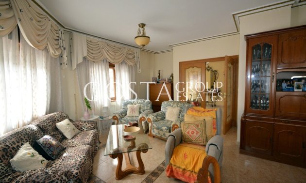 Resale - Villa -
Guardamar del Segura - Guardamar del Segura Centro