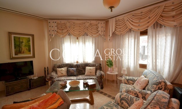 Resale - Villa -
Guardamar del Segura - Guardamar del Segura Centro