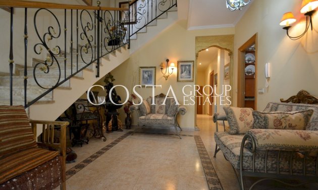 Resale - Villa -
Guardamar del Segura - Guardamar del Segura Centro