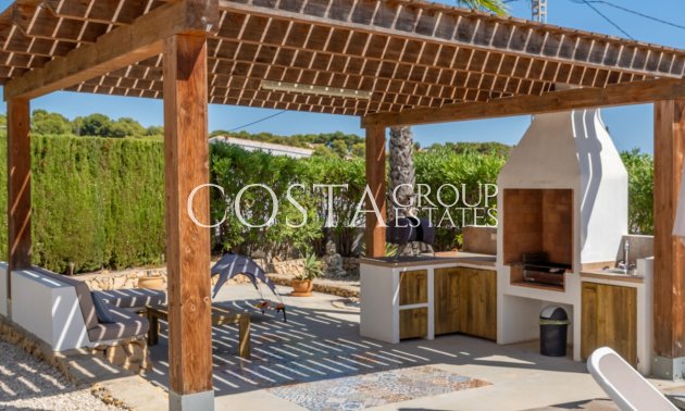 Wiederverkauf - Villa -
Benissa