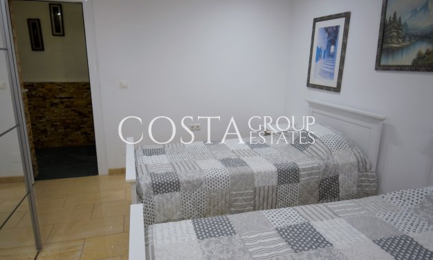 Resale - Villa -
Guardamar del Segura - Guardamar del Segura Centro