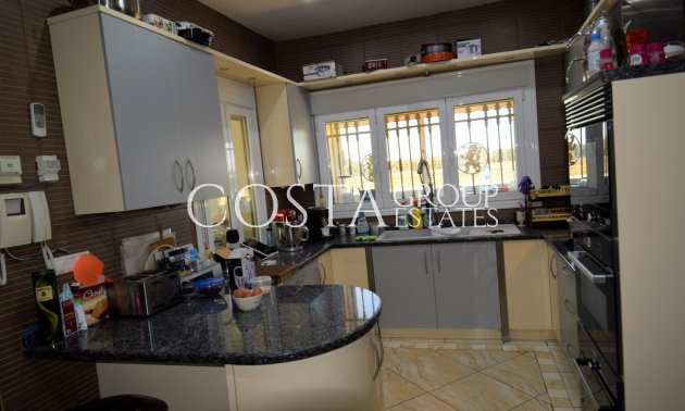 Resale - Villa -
Guardamar del Segura - Guardamar del Segura Centro