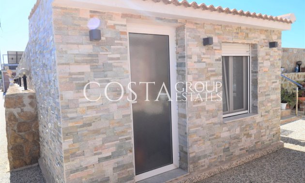 Resale - Villa -
Guardamar del Segura - Guardamar del Segura Centro