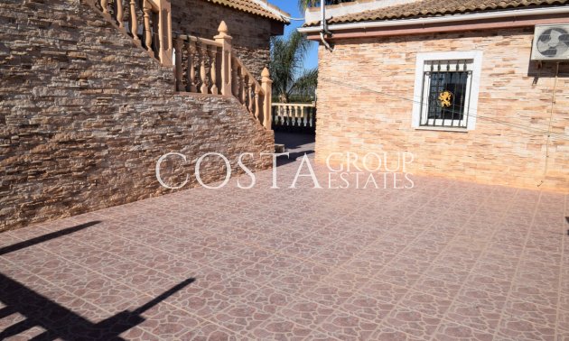 Resale - Villa -
Guardamar del Segura - Guardamar del Segura Centro