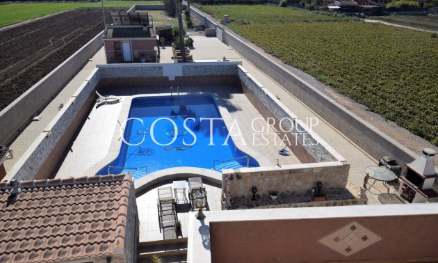 Resale - Villa -
Guardamar del Segura - Guardamar del Segura Centro