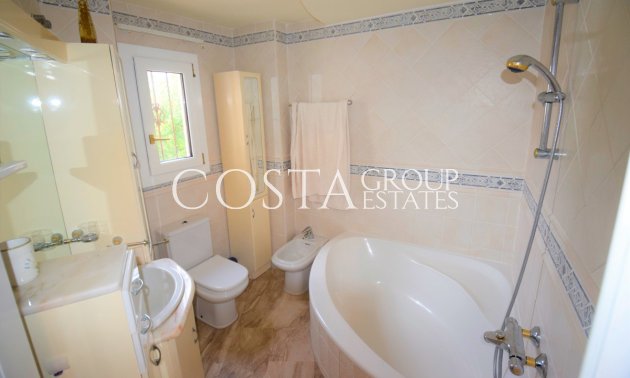 Resale - Villa -
Guardamar del Segura - Guardamar del Segura Centro