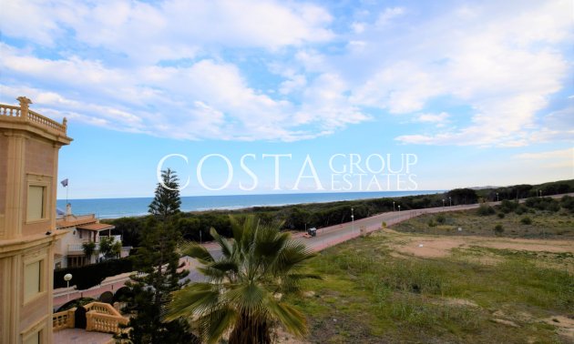 Resale - Villa -
Guardamar del Segura - Guardamar del Segura Centro