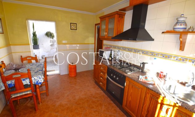 Resale - Villa -
Guardamar del Segura - Guardamar del Segura Centro