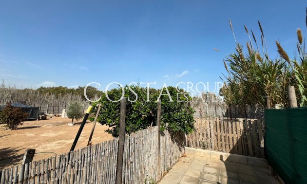 Resale - Villa -
Guardamar del Segura - Guardamar del Segura Centro