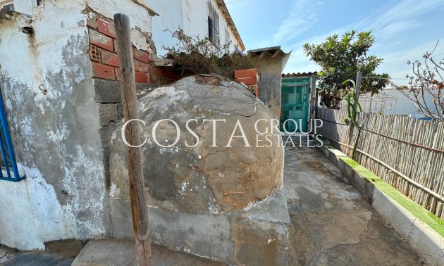 Resale - Villa -
Guardamar del Segura - Guardamar del Segura Centro