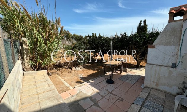 Resale - Villa -
Guardamar del Segura - Guardamar del Segura Centro