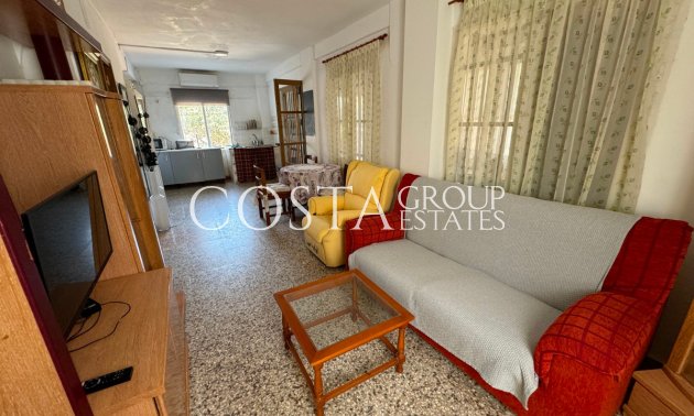 Resale - Villa -
Guardamar del Segura - Guardamar del Segura Centro