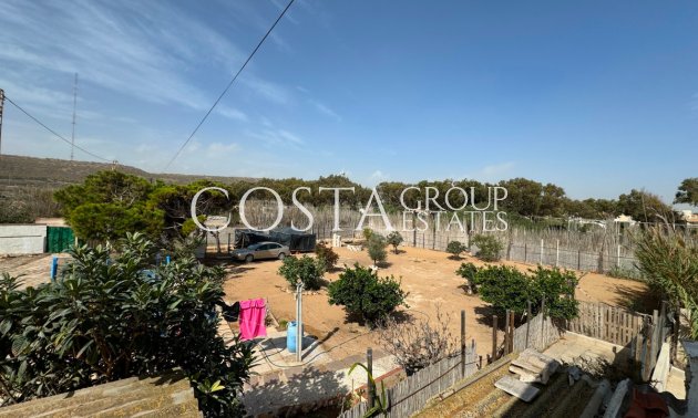 Resale - Villa -
Guardamar del Segura - Guardamar del Segura Centro