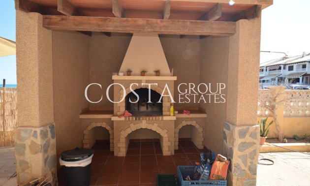 Resale - Villa -
Guardamar del Segura - Guardamar del Segura Centro