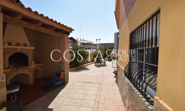 Resale - Villa -
Guardamar del Segura - Guardamar del Segura Centro