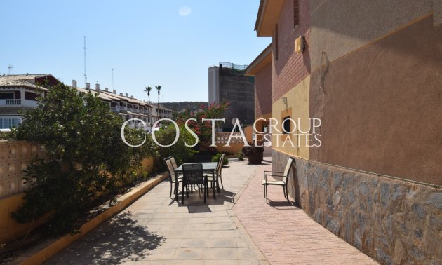 Resale - Villa -
Guardamar del Segura - Guardamar del Segura Centro