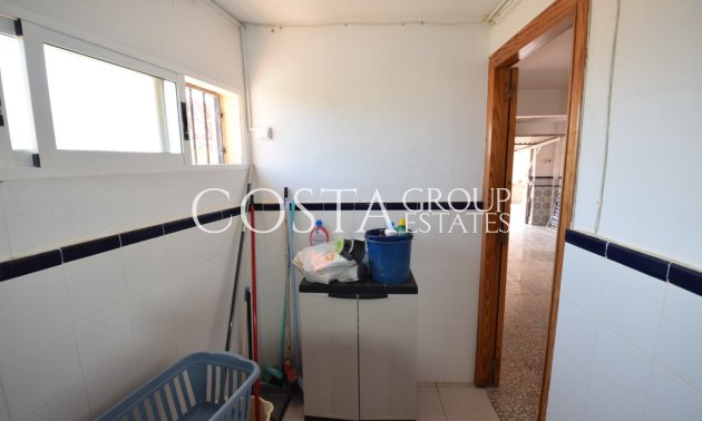 Resale - Villa -
Guardamar del Segura - Guardamar del Segura Centro