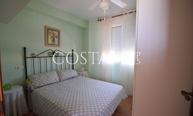 Resale - Villa -
Guardamar del Segura - Guardamar del Segura Centro