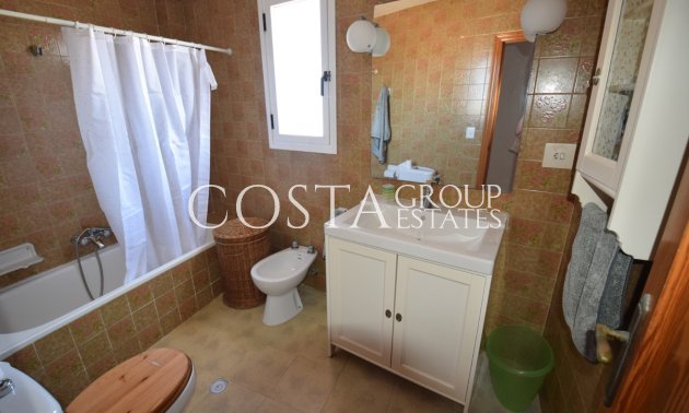 Resale - Villa -
Guardamar del Segura - Guardamar del Segura Centro